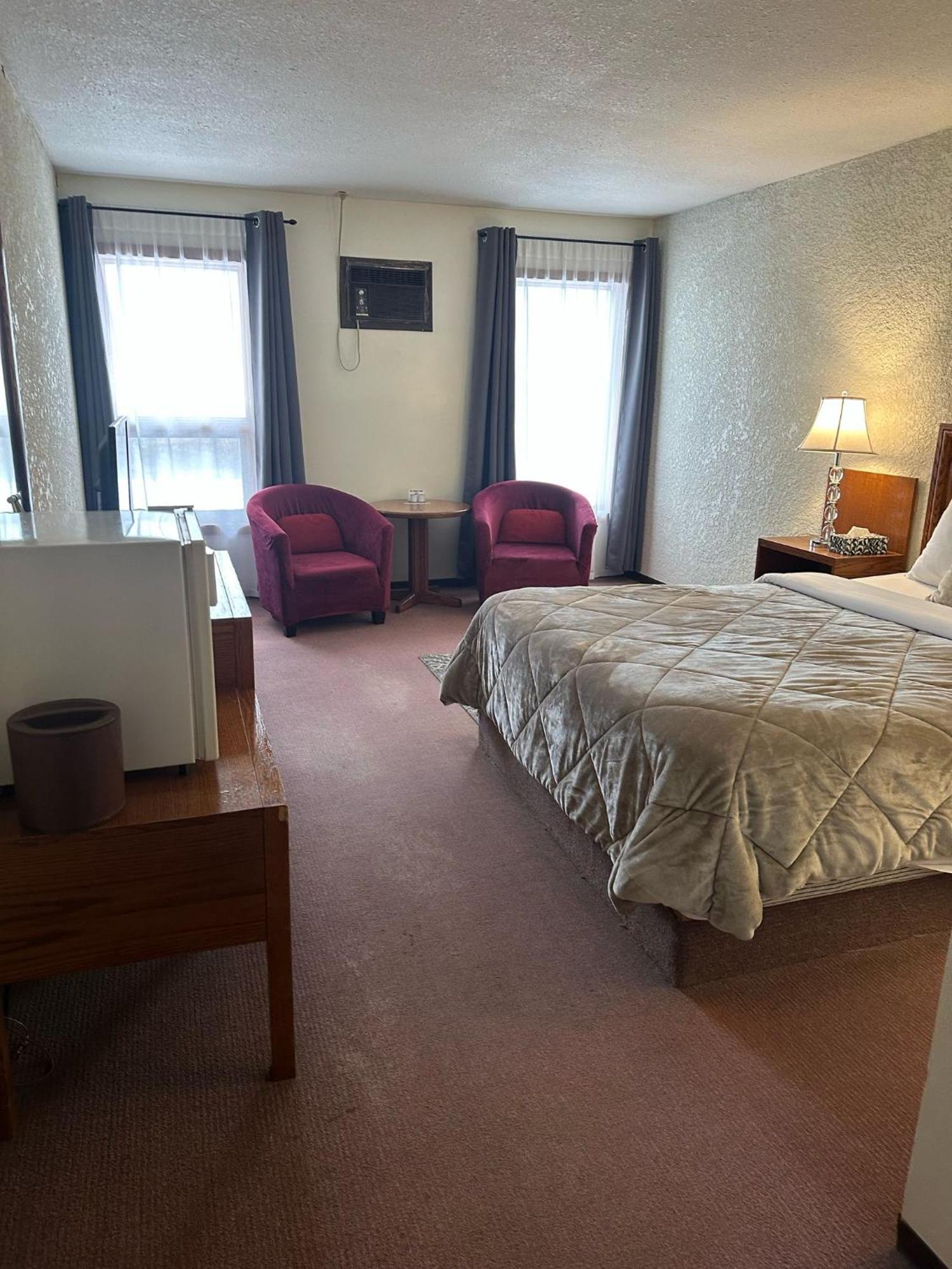 Maple Creek Motor Inn 외부 사진