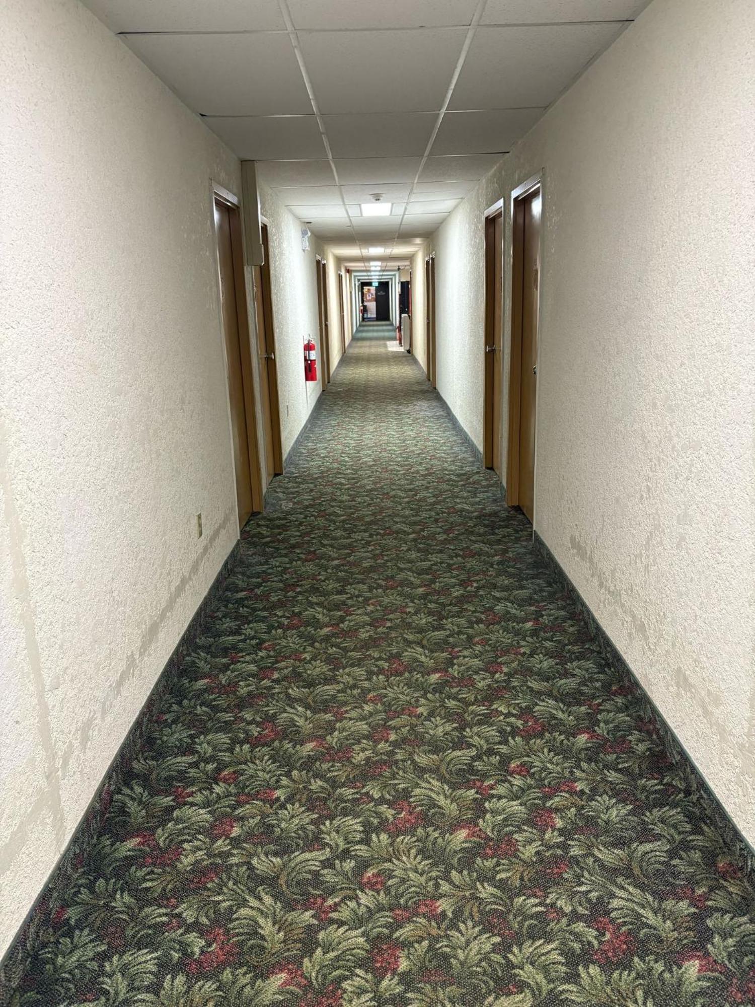 Maple Creek Motor Inn 외부 사진