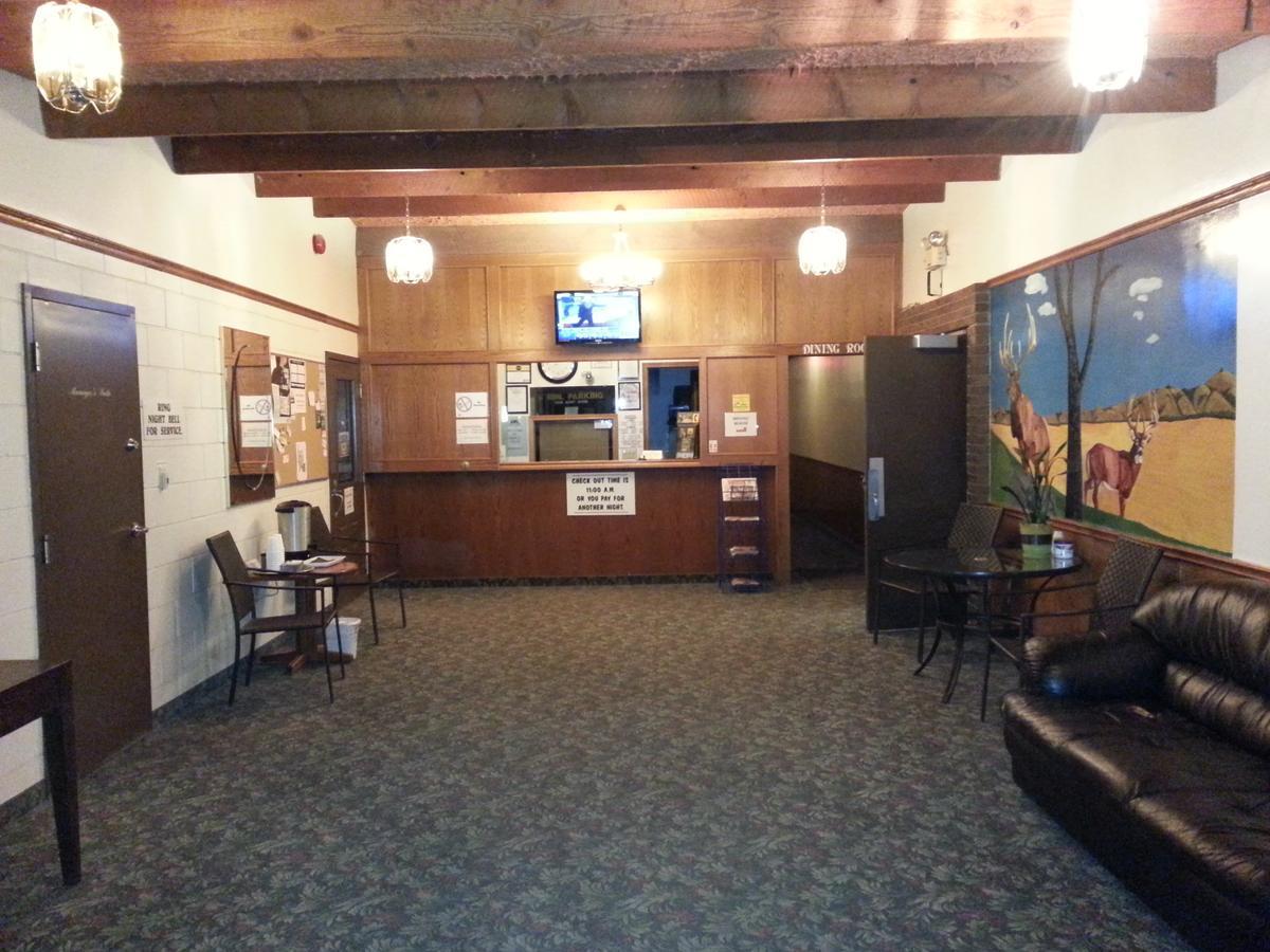 Maple Creek Motor Inn 외부 사진