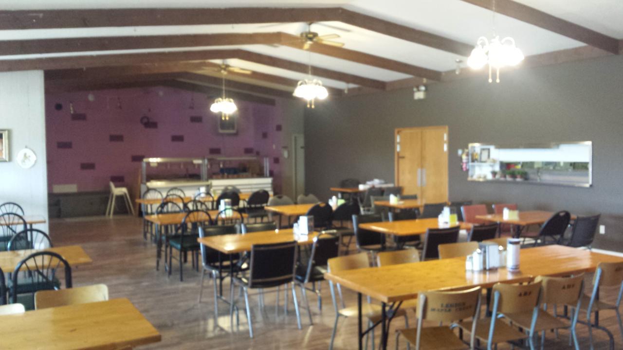 Maple Creek Motor Inn 외부 사진
