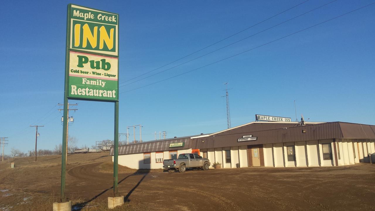 Maple Creek Motor Inn 외부 사진