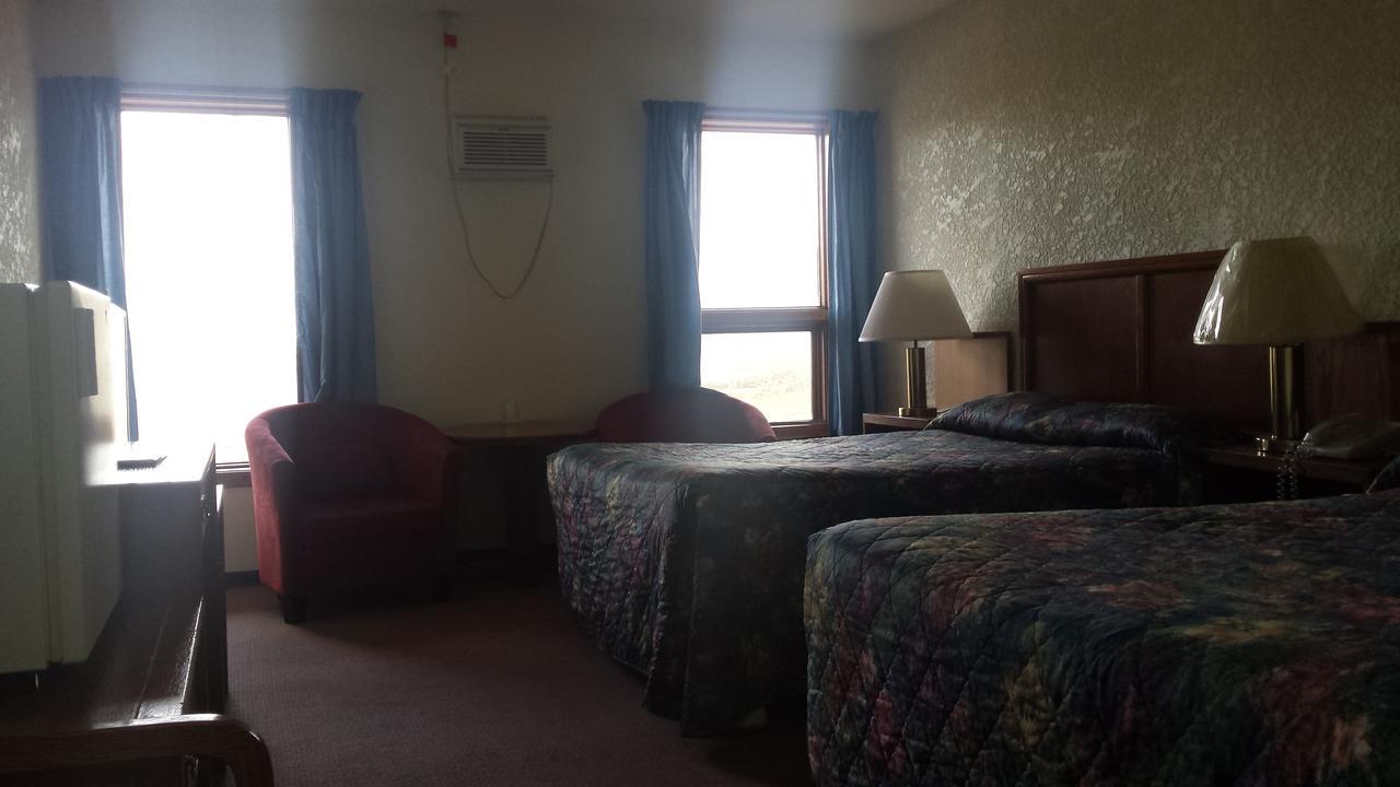 Maple Creek Motor Inn 외부 사진